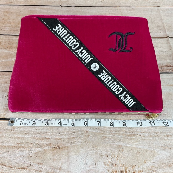 ๐ Juicy Couture Soft Velvet Cosmetic Bag - Picture 11 of 12